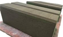 ขอบกันหินสำเร็จรูปใหญ่ ทรงมน ผิวหยาบ(20x35x100 ซม.)